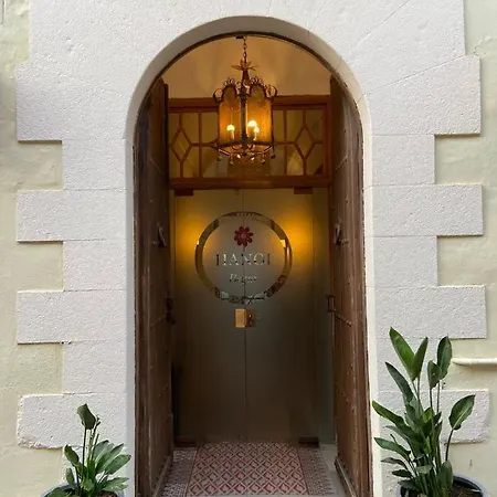Hanoi Hotel *